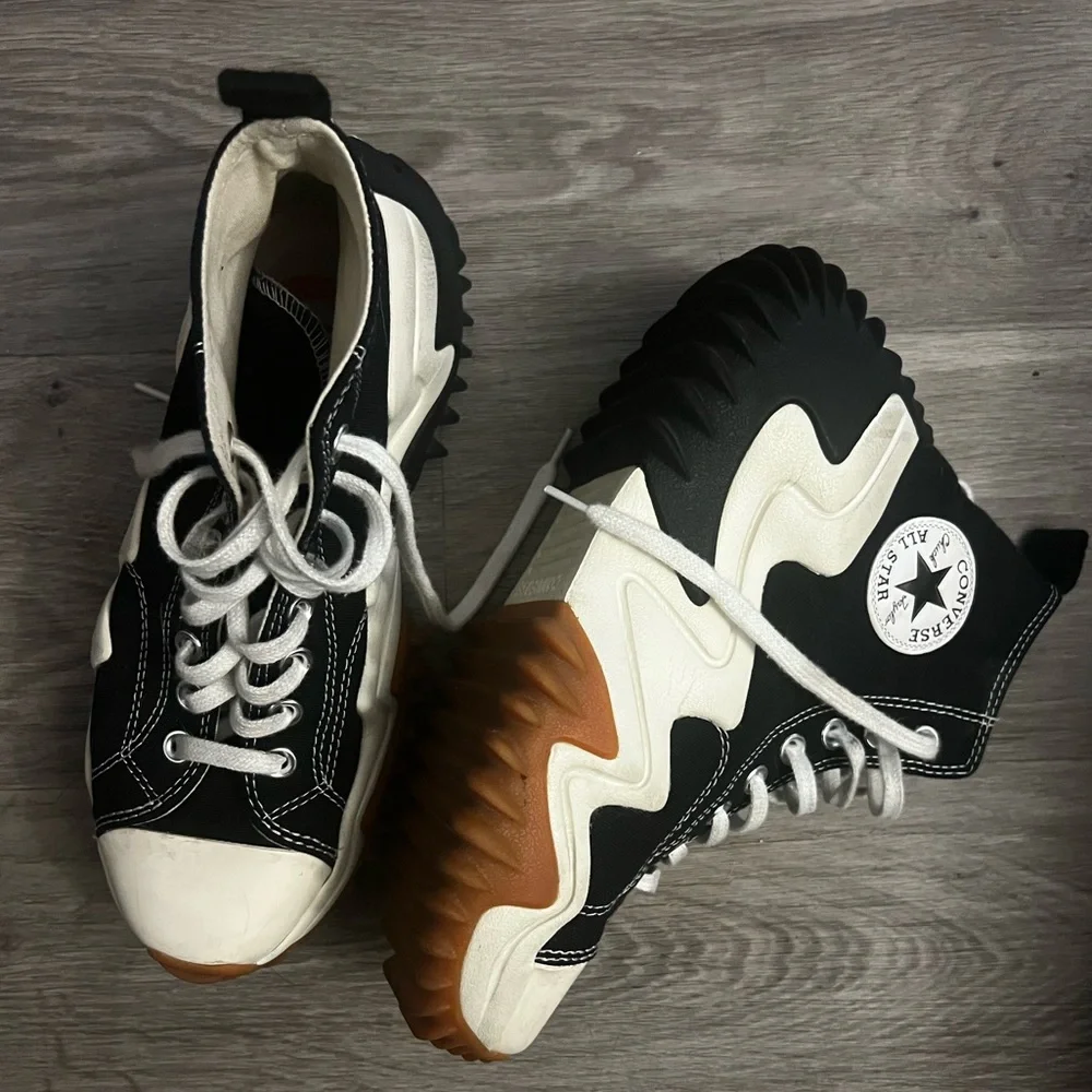 SOLD Converse Run Star Motion Black White Gum - Picture 2 of 5